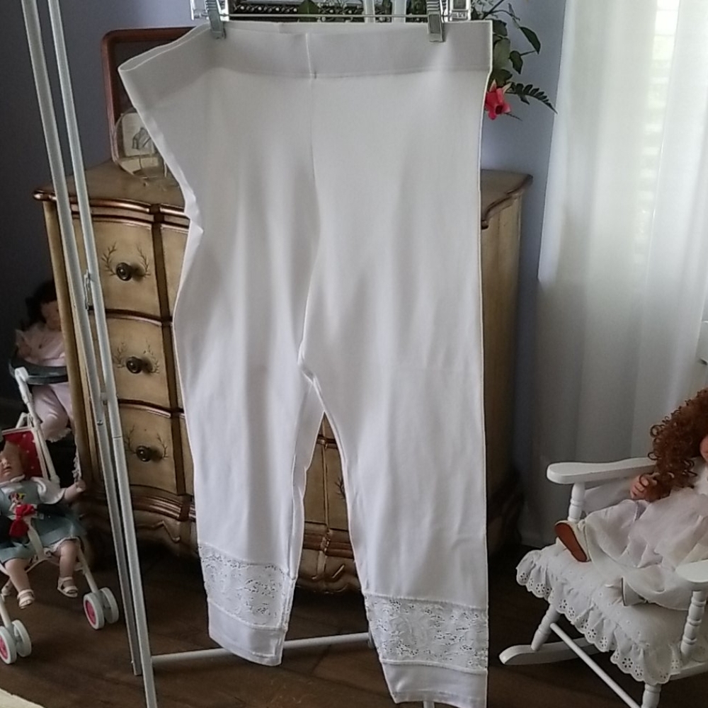 HUE Capri leggings